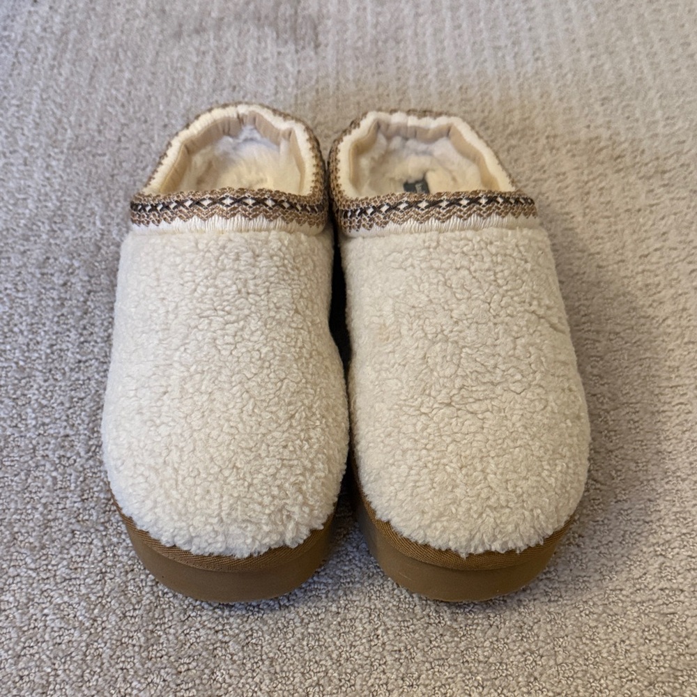 Like New! Haute Hippie Memory Foam Clogs - Picture 6 of 8